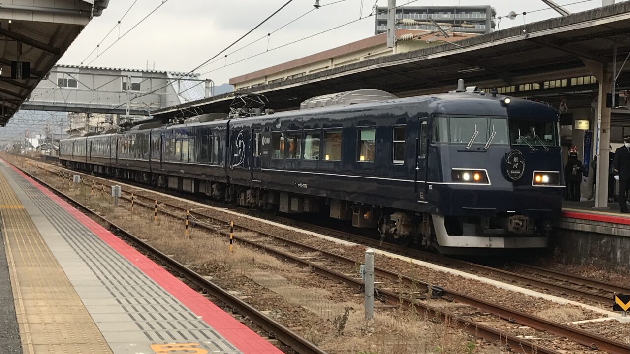 ウエストエクスプレス銀河　電車